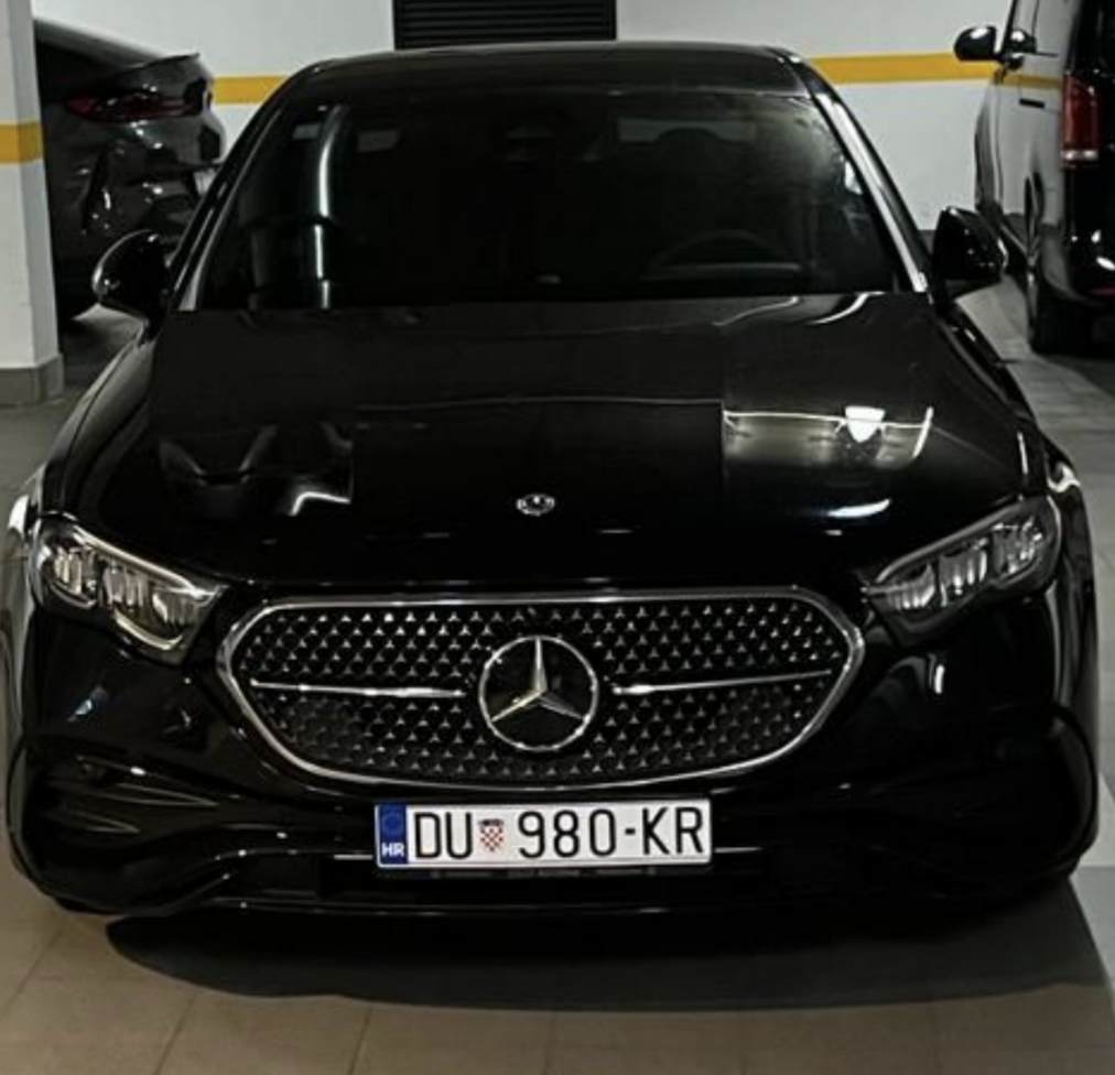Private Mercedes transfer vehicle in Dubrovnik
